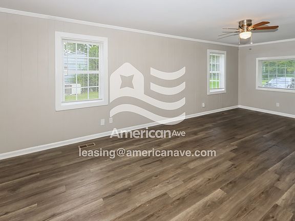 1542754_002_wm_-_living_room_13062772.jpg