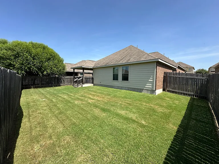 909 Hartman Dr — Photo 28