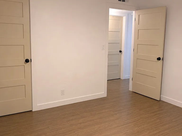 3664 W Oakland St — Photo 13