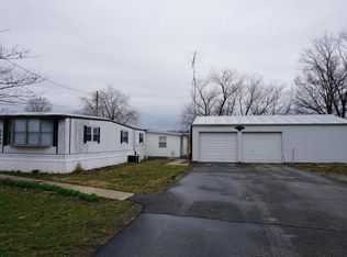 3449 Selmaville Rd, Salem, IL 62881