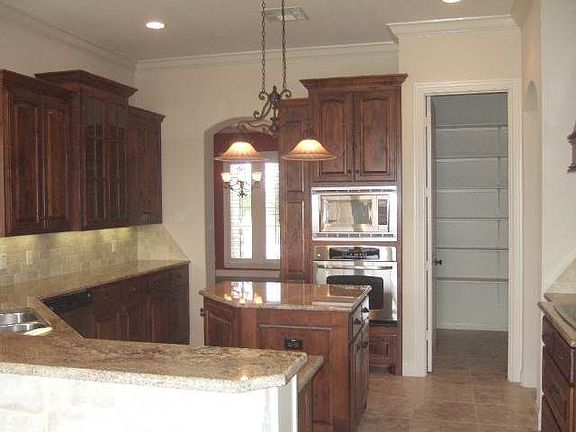 3rd image of 1124 Castle Bluff Cir
