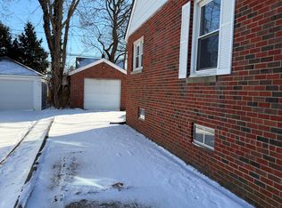 1087 N Main St, Akron, OH 44310