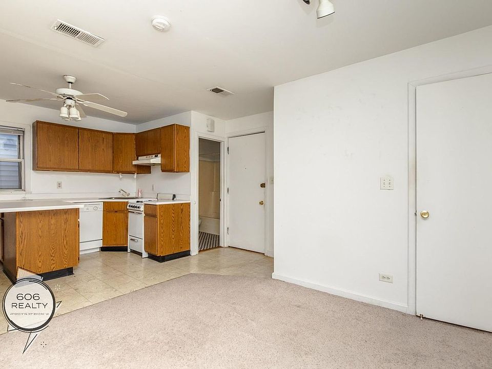 1st image of 3037 N Southport Ave APT 1R