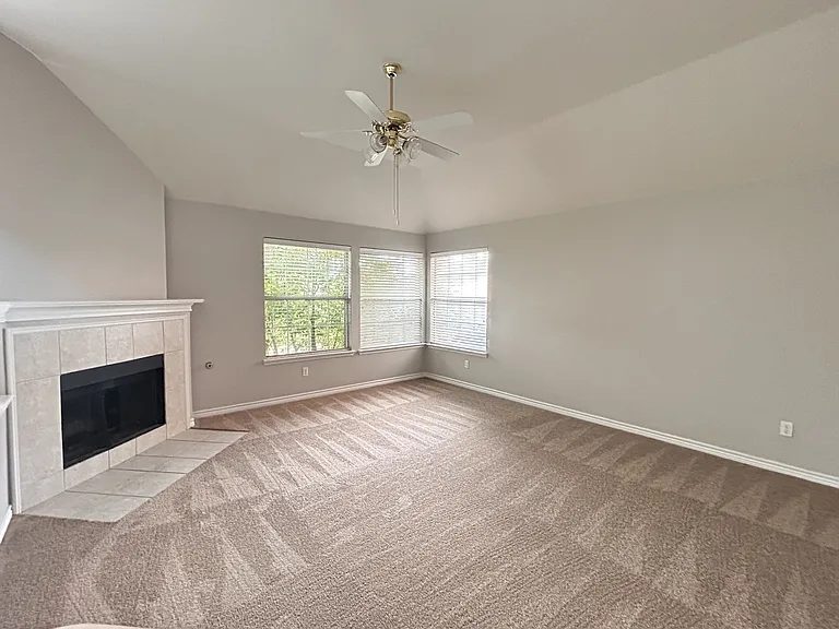 6104 Oldham Dr — Photo 17