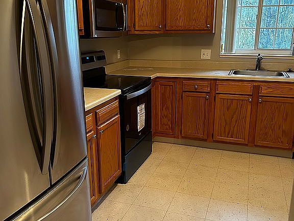3rd image of 10365 Glenway Dr APT 208