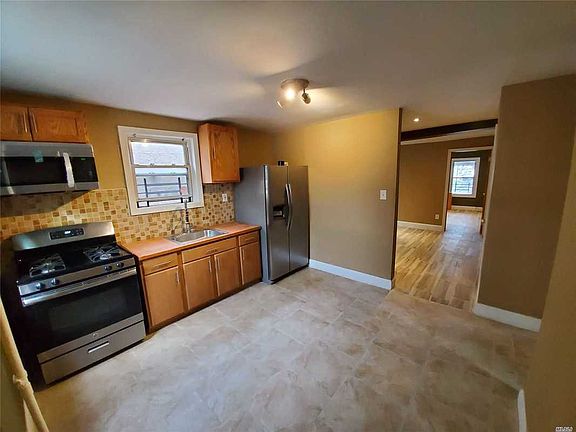 4th image of 16923 Liberty Ave