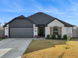 621 Holly St, Centerton, AR 72719