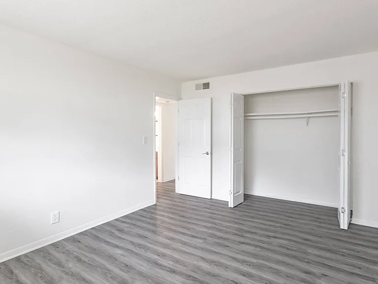 Mercury West Apartments — Photo 13