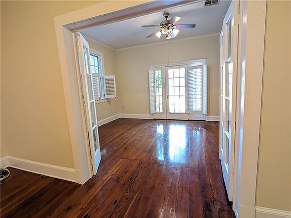 4th image of 1015 Pleasant St