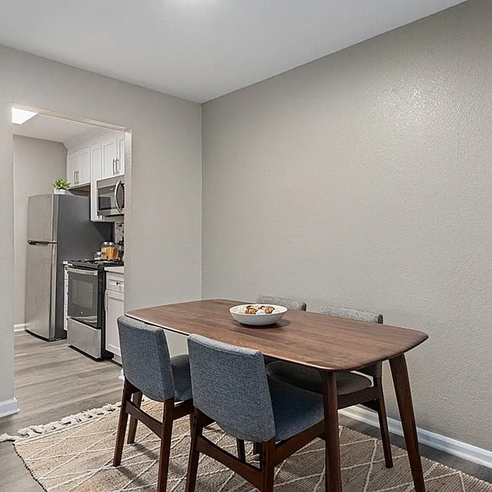 Central Pointe — Photo 4