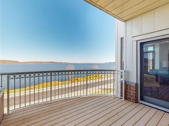 4th image of 900 S Lakeshore Dr Unit 405