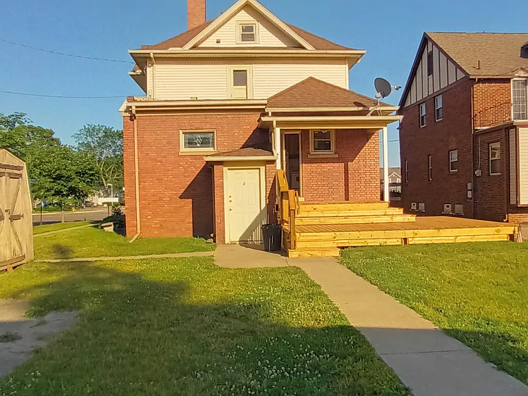 702 S Monroe St — Photo 2