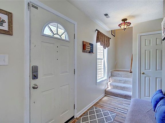 5th image of 240 Whitebrook Ln