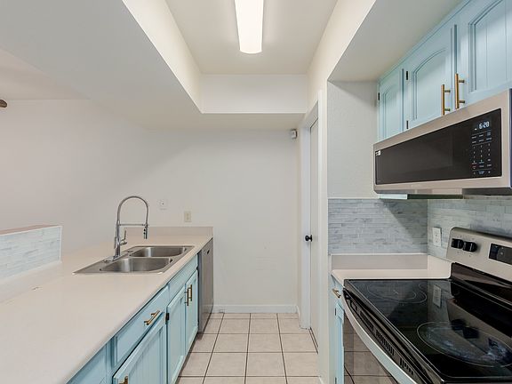 2nd image of 925 W Peoria Ave APT 47