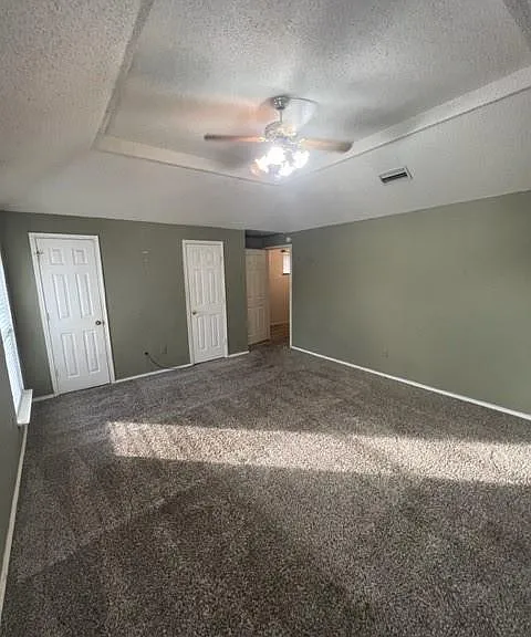 553 Raintree Cir — Photo 11