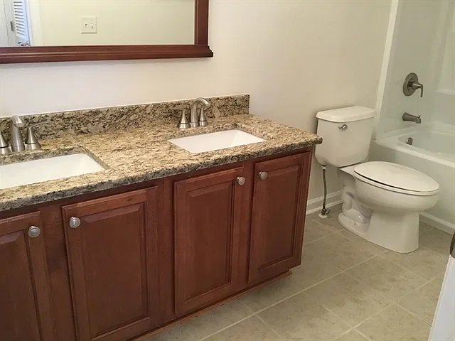 385 Bostwick Cir — Photo 13