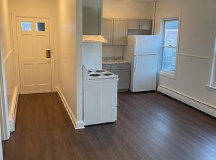 4 Dartmouth St #1, Worcester, MA 01604