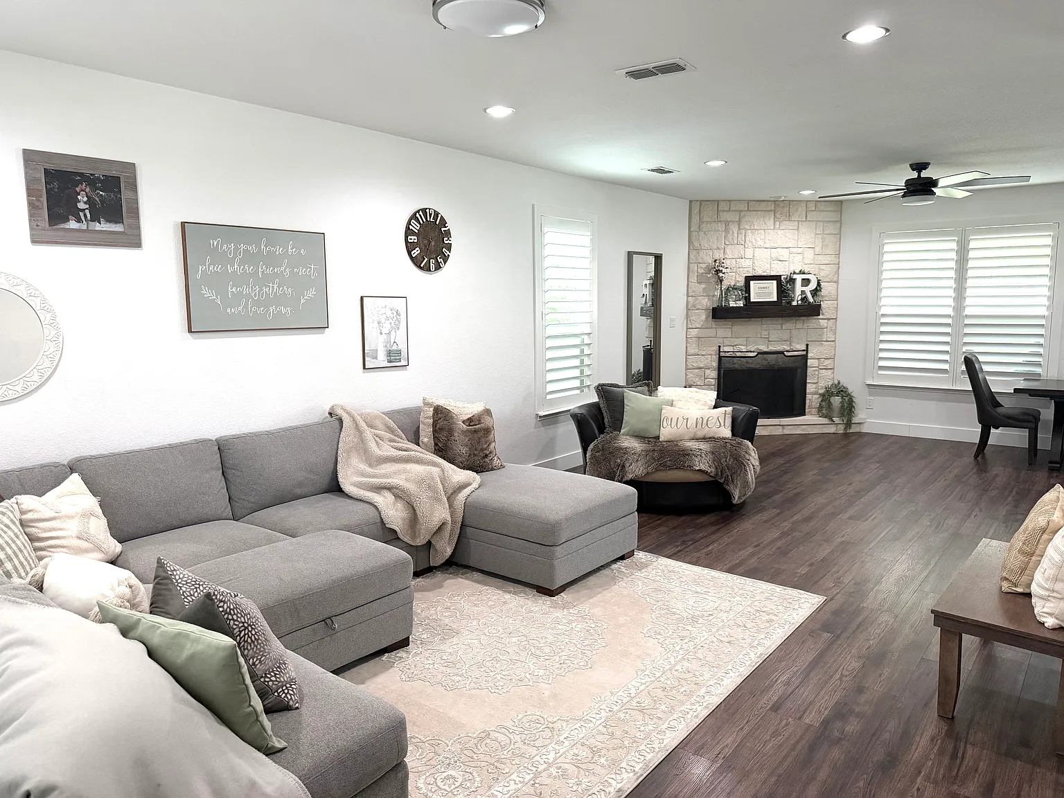 3 bed, 2352 sqft, $2,500 — Photo 2