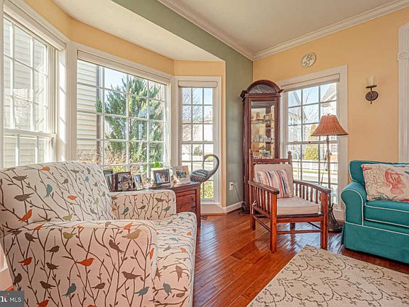5th image of 212 Grist Mill Dr