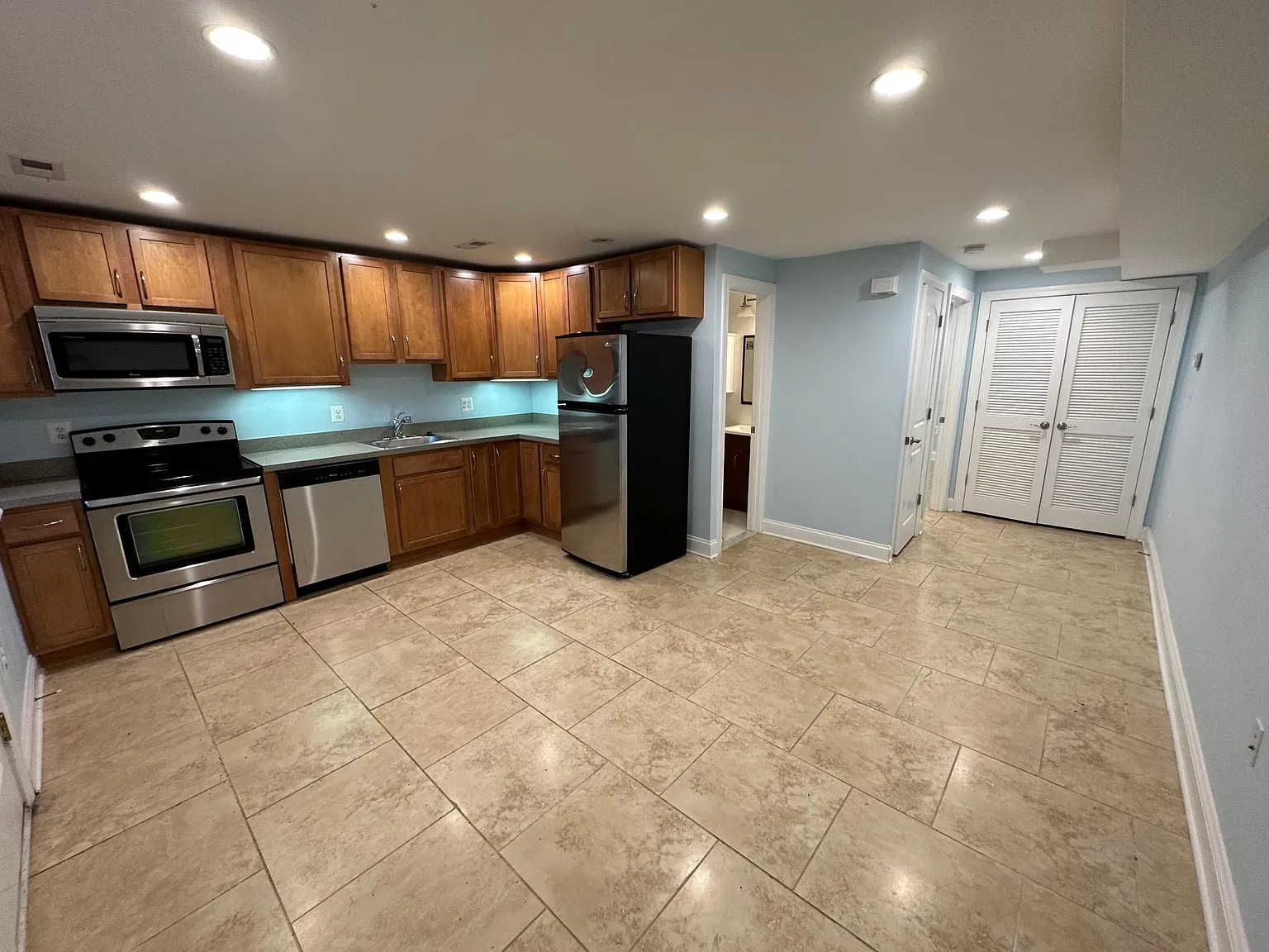 1 bed, 810 sqft, $1,550 — Photo 3