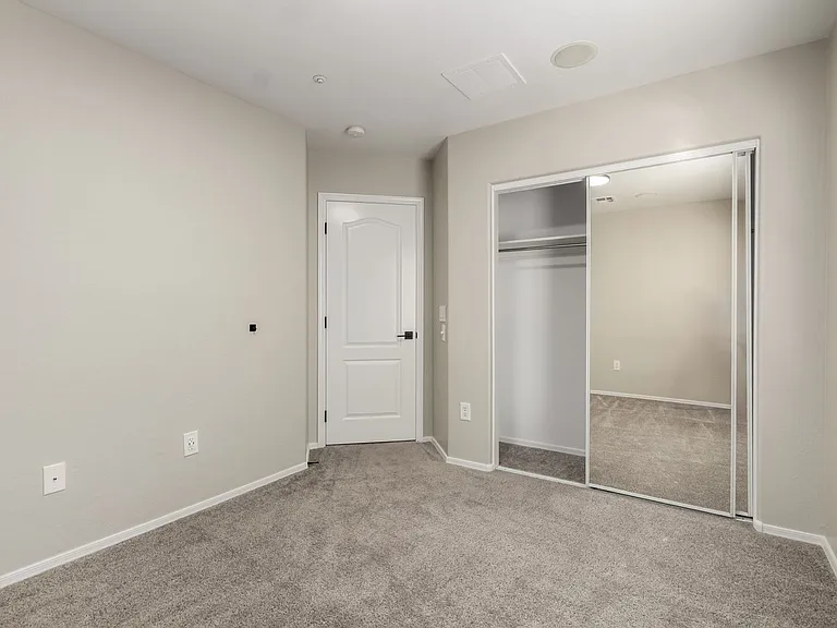 2639 S Harmony Ave — Photo 19