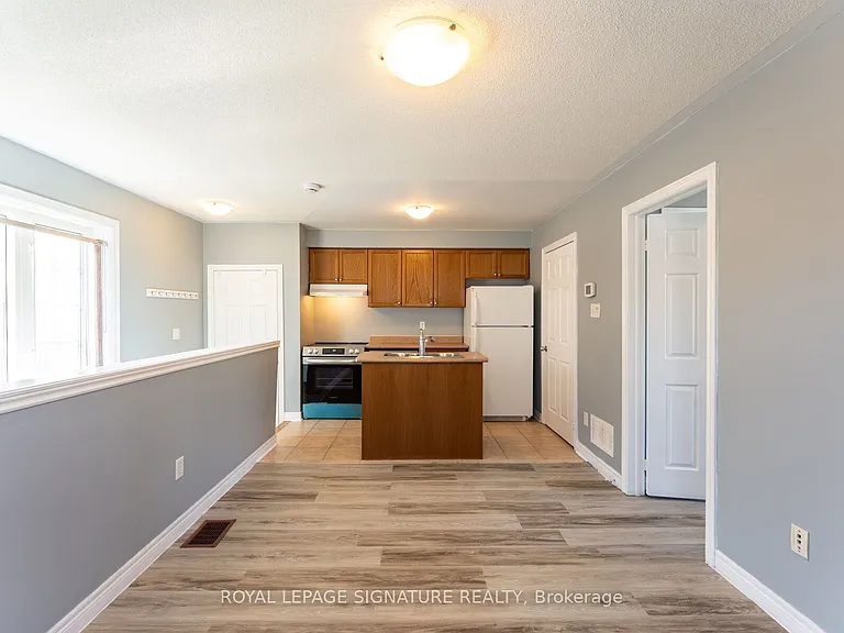 6 Innisvale Dr — Photo 2