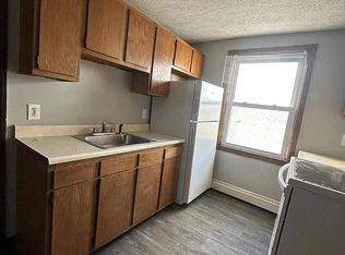 345 Lake Ave APT 5, Manchester, NH 03103