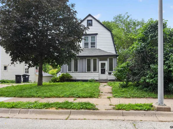 624 N 41st St, Omaha, NE 68131