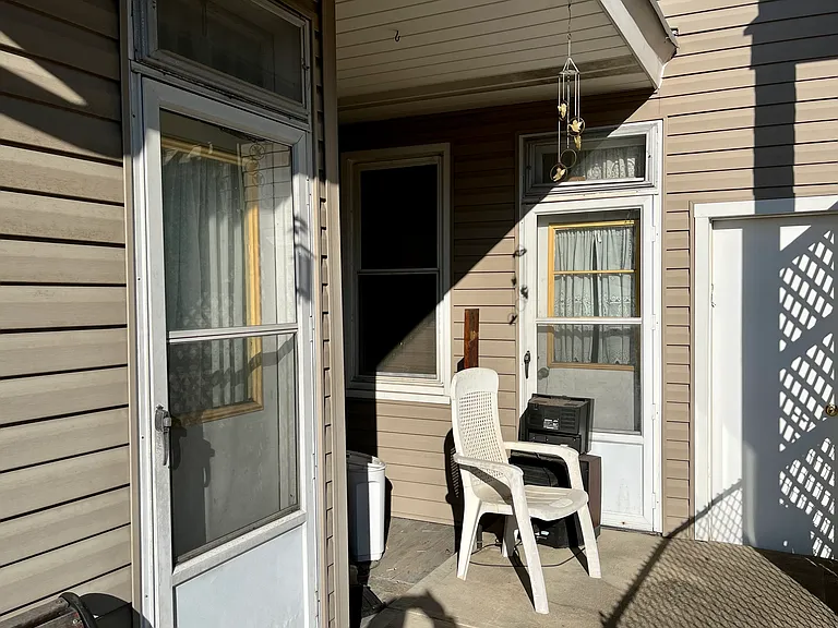 320 Hancock St — Photo 6