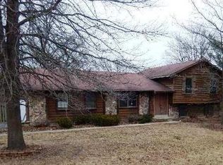 2077 Golf View Dr, Wentzville, MO 63385