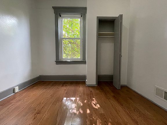 3rd image of 575 Bramhall Ave #1E