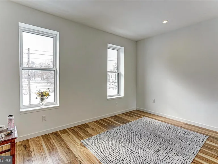 2437 W Oxford St #2 — Photo 7