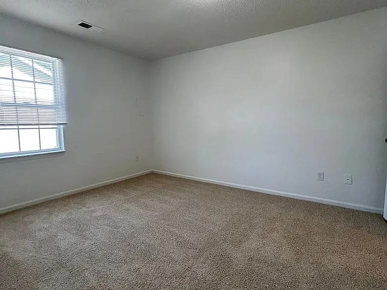 Arlington Apartments — Photo 123