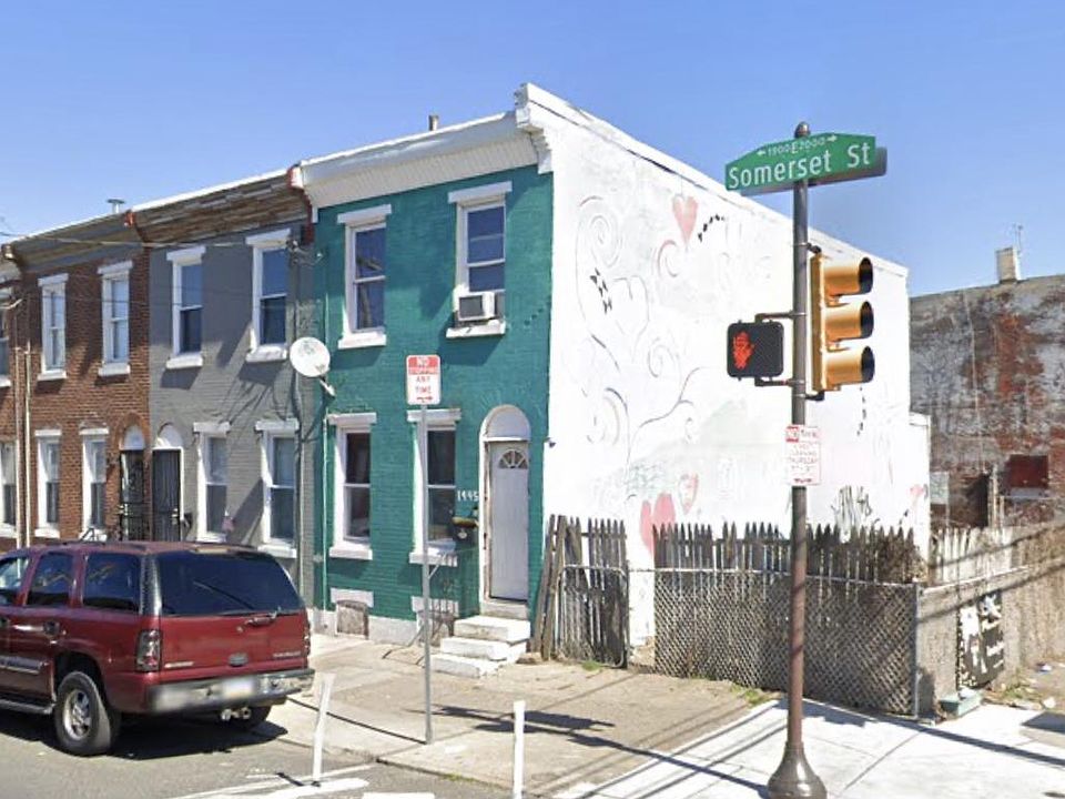1st image of 1945 E Somerset St
