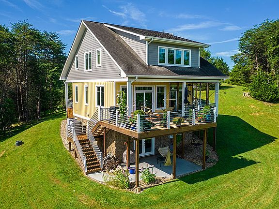 2nd image of 190 Touchstone Ln