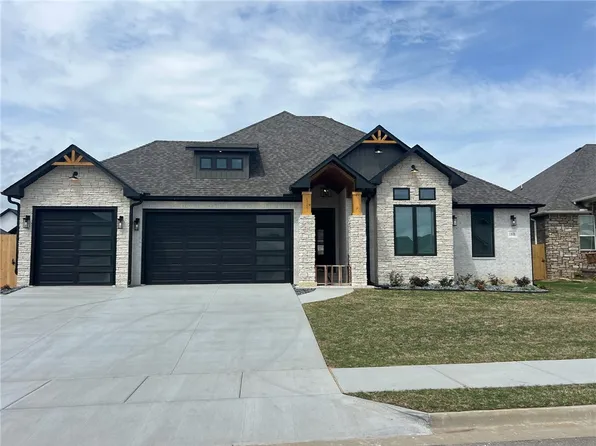 1808 Crump St, Pea Ridge, AR 72751