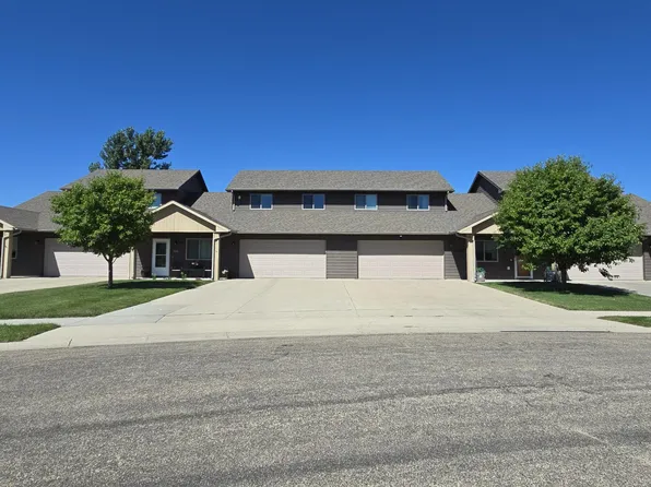 904 Villa Dr, Aberdeen, SD 57401