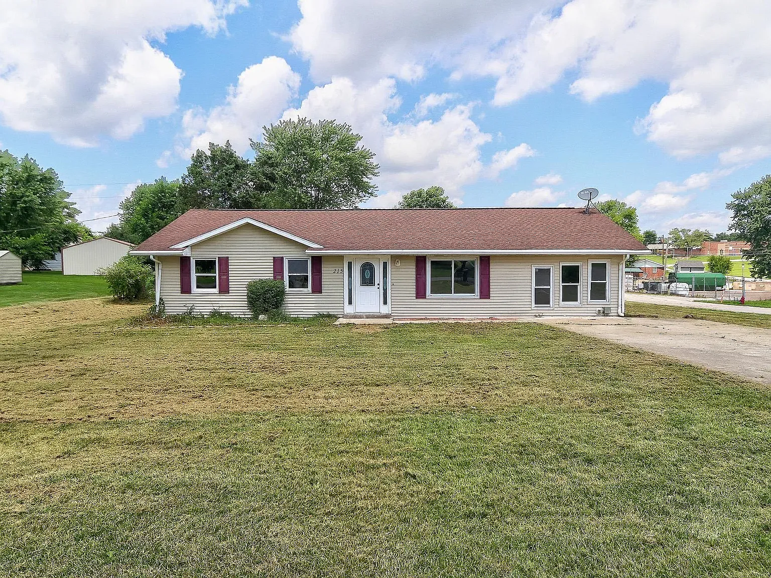 4 bed, 2075 sqft, $1,575 — Photo 1