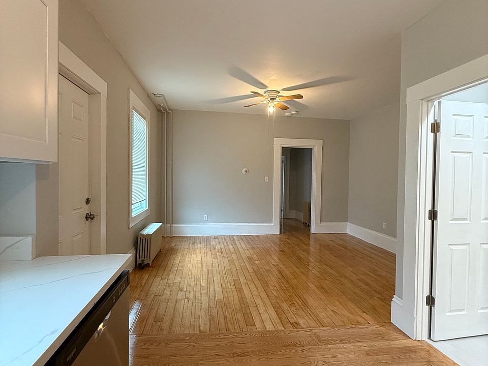 1st image of 20 Wall St #1