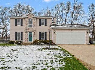 10287 Ashleys Meadow Dr, Granger, IN 46530