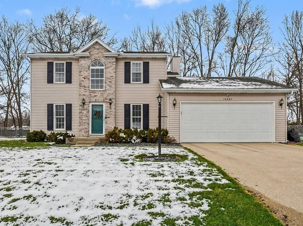 10287 Ashleys Meadow Dr, Granger, IN 46530