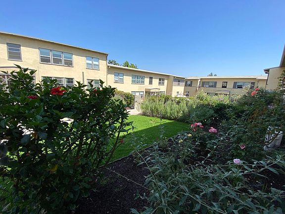 3rd image of 3340 Rowena Ave #D