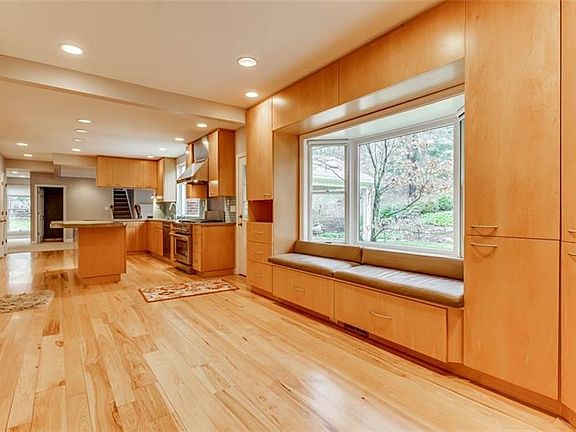 3rd image of 4010 Pin Oak Ct