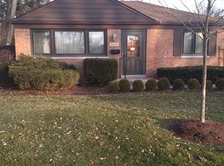 2647 Paula Ln, Des Plaines, IL 60018