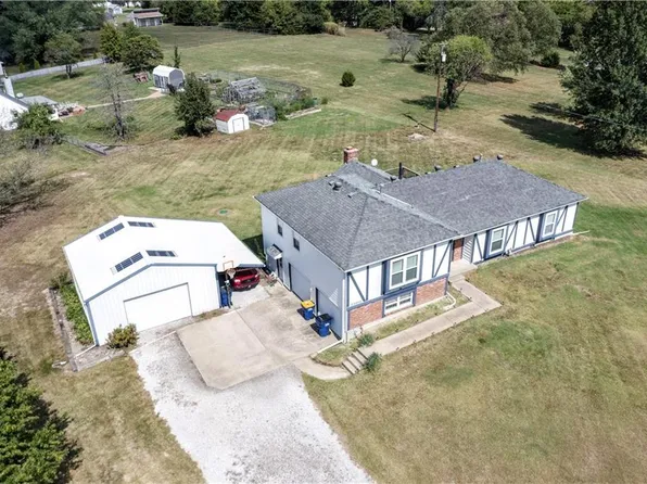30250 W 86th St, De Soto, KS 66018
