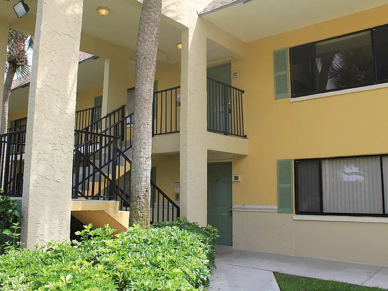 310 Meadows Cir — Photo 15