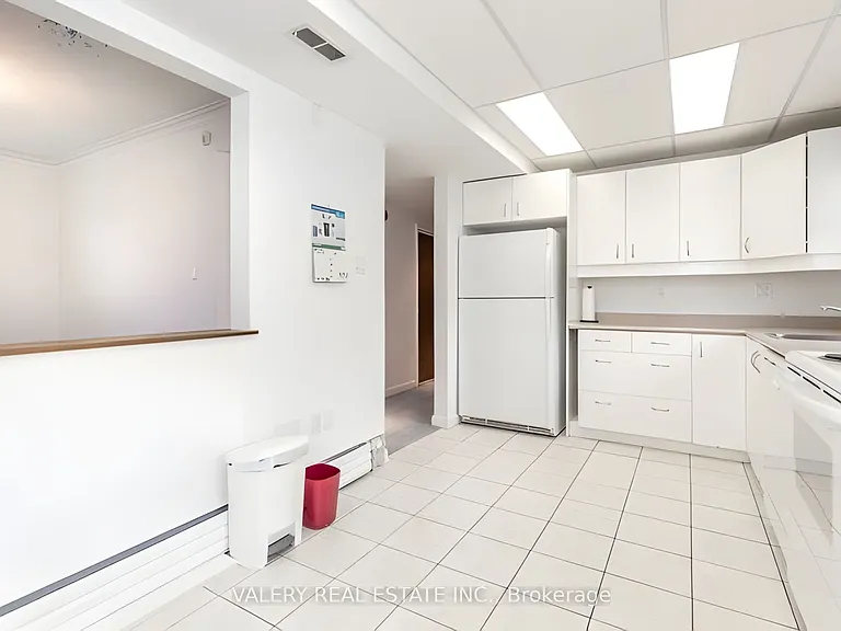 47 Ranleigh Ave #201 — Photo 5