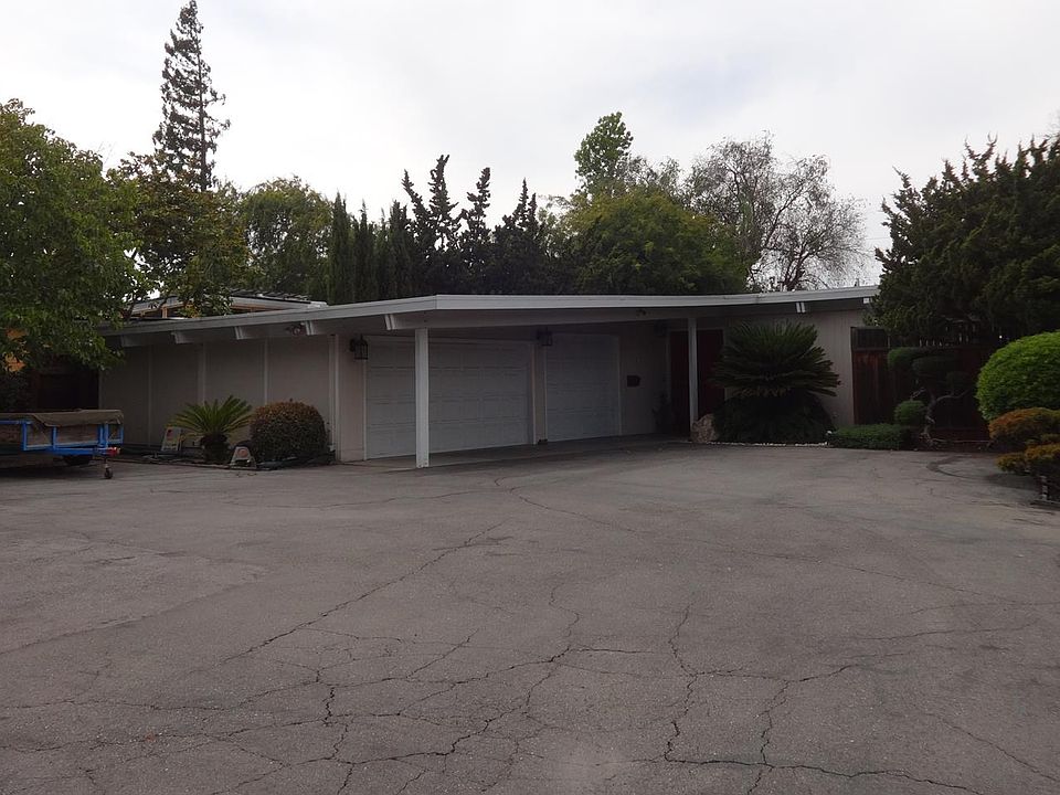 1st image of 1521 University Ave