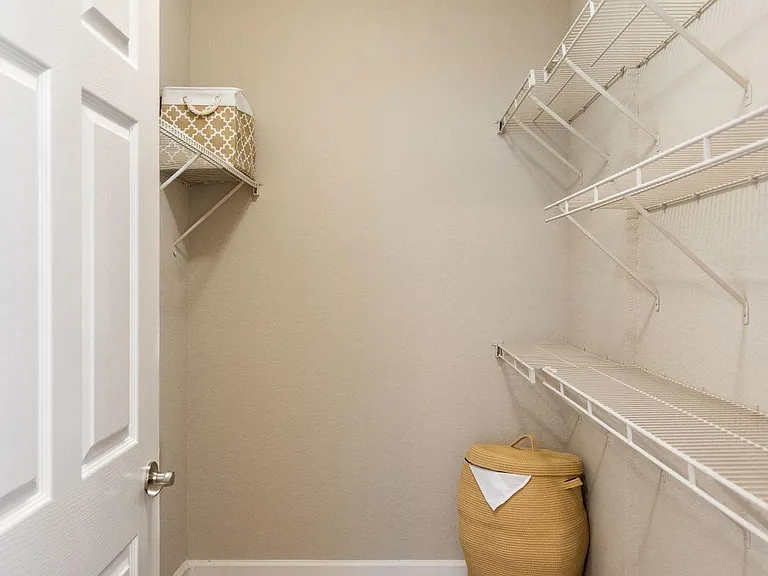 The Grand Reserve at Park Isle Apartments — Photo 29