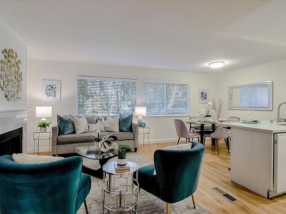 3rd image of 541 Winterberry Way